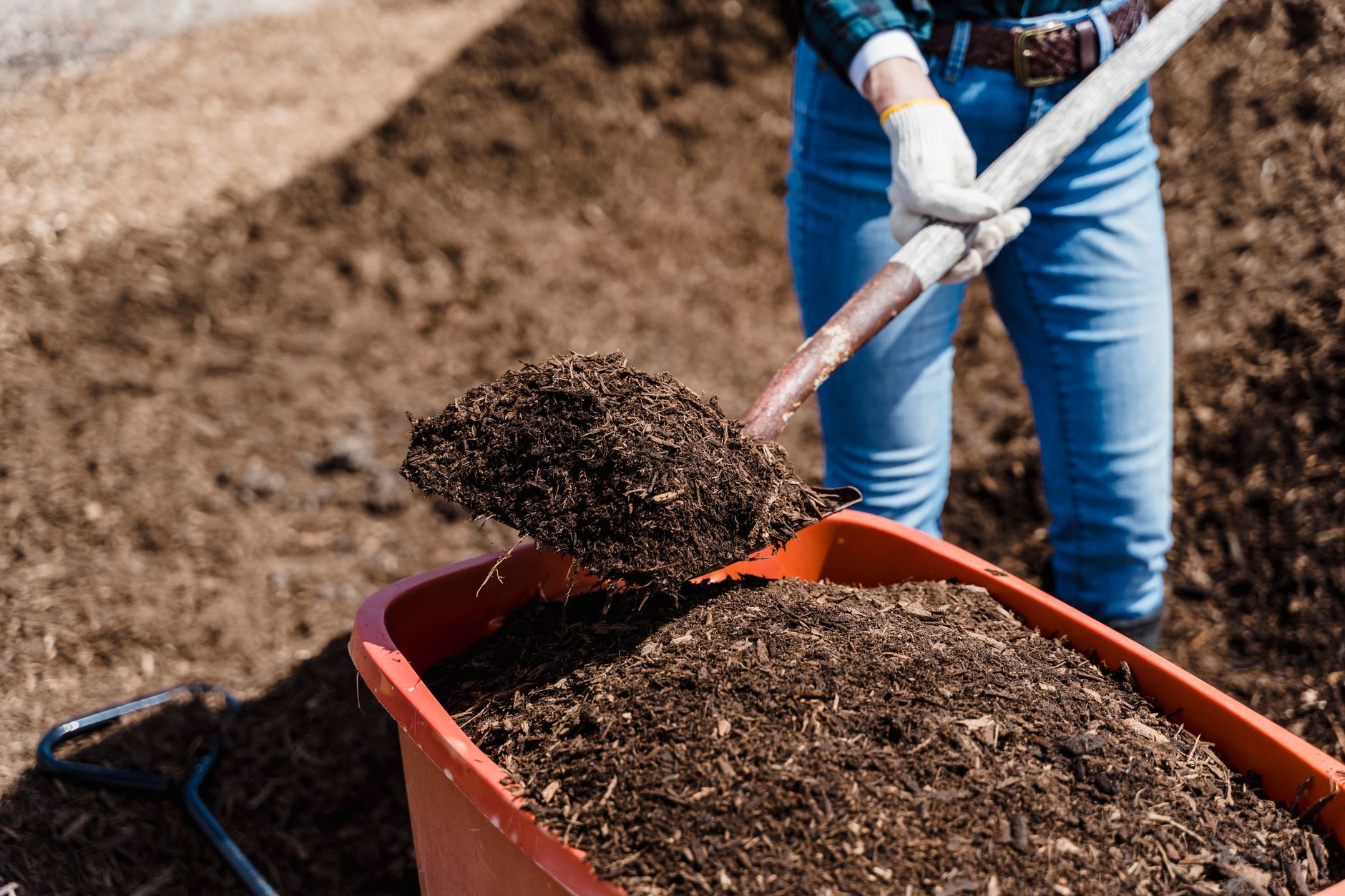Où acheter du compost pour le jardin : panorama des circuits disponibles — sacs de compost en vrac jardin