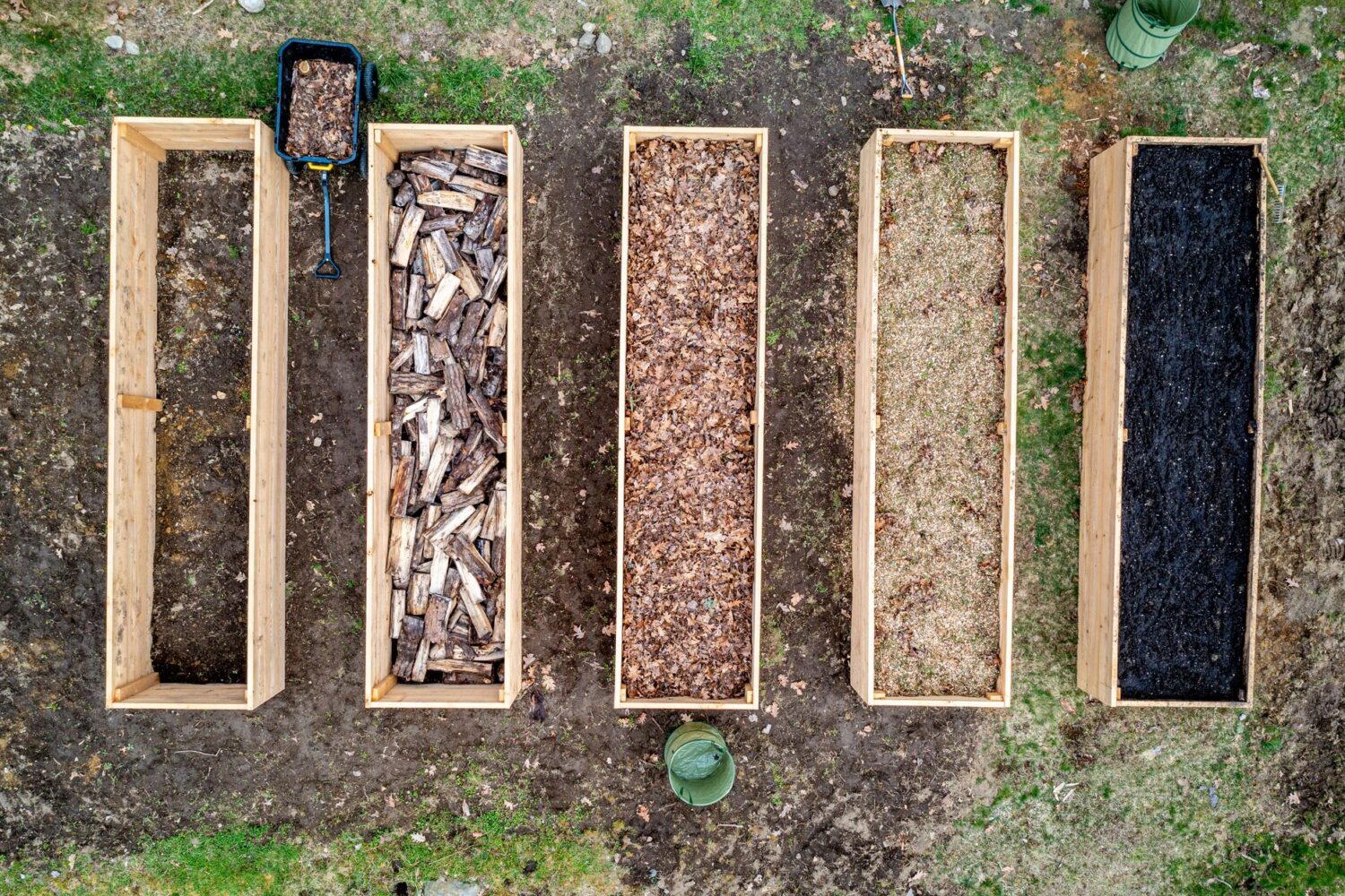 Comment remplir un potager surélevé, couche par couche ?